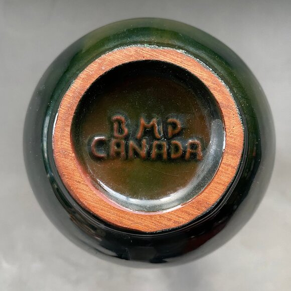 Vintage Blue Mountain Pottery BMP Vase Blue Green Drip Glaze 8.5 In / 21 cm - Picture 2 of 2